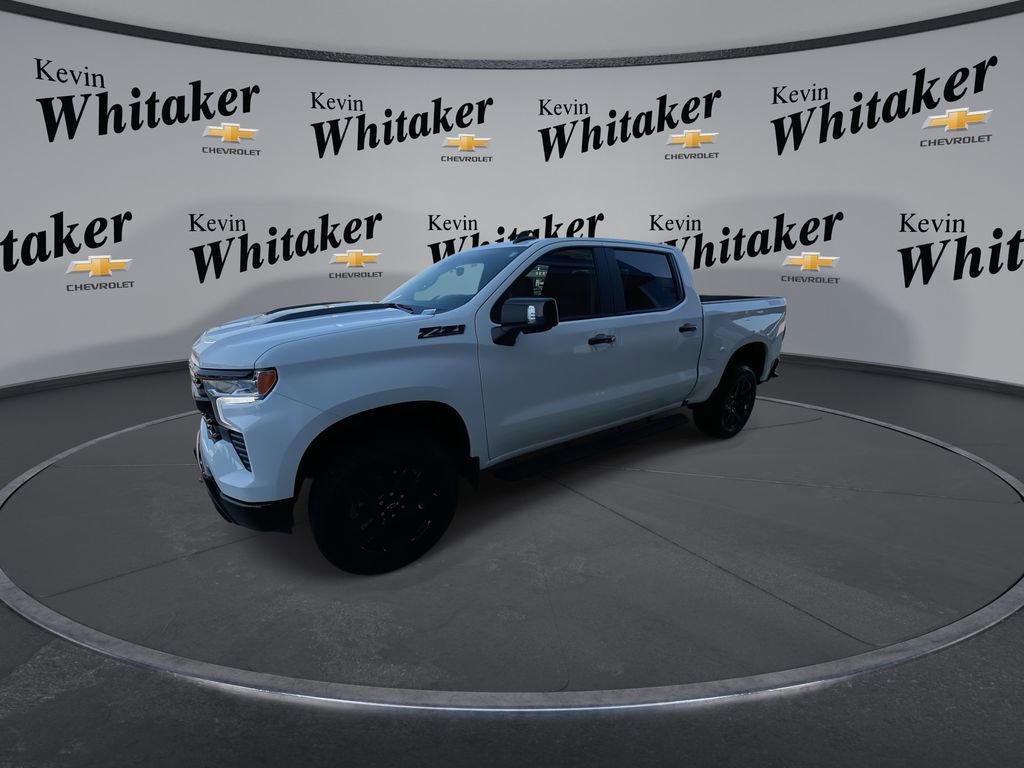 Used 2025 Chevrolet Silverado 1500 LT Trail Boss w/ Convenience Package II image 4