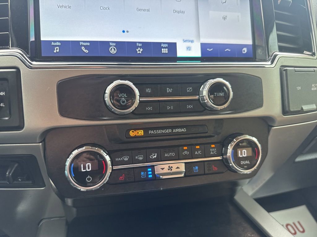 Used 2022 Ford F350 Lariat w/ Chrome Package image 34