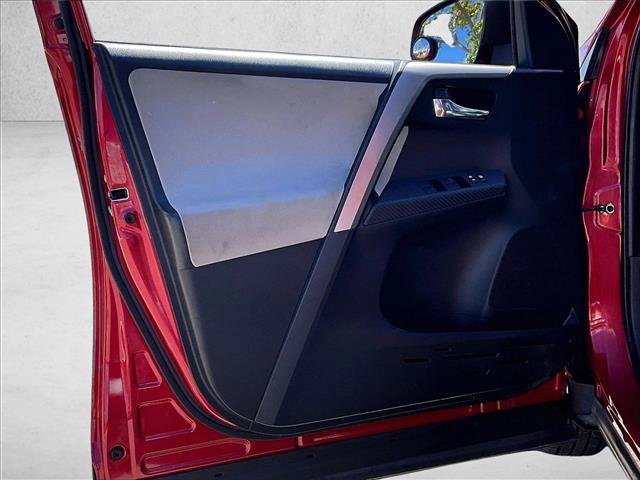 Used 2015 Toyota RAV4 XLE image 18