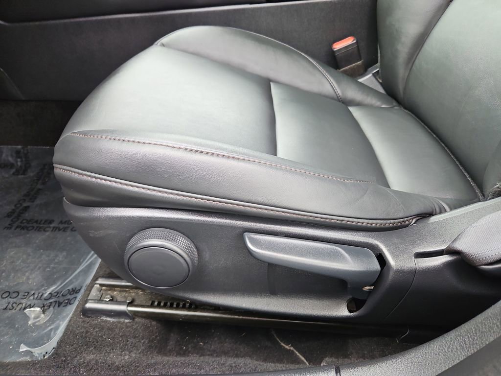 Used 2024 MAZDA MAZDA3 s image 21