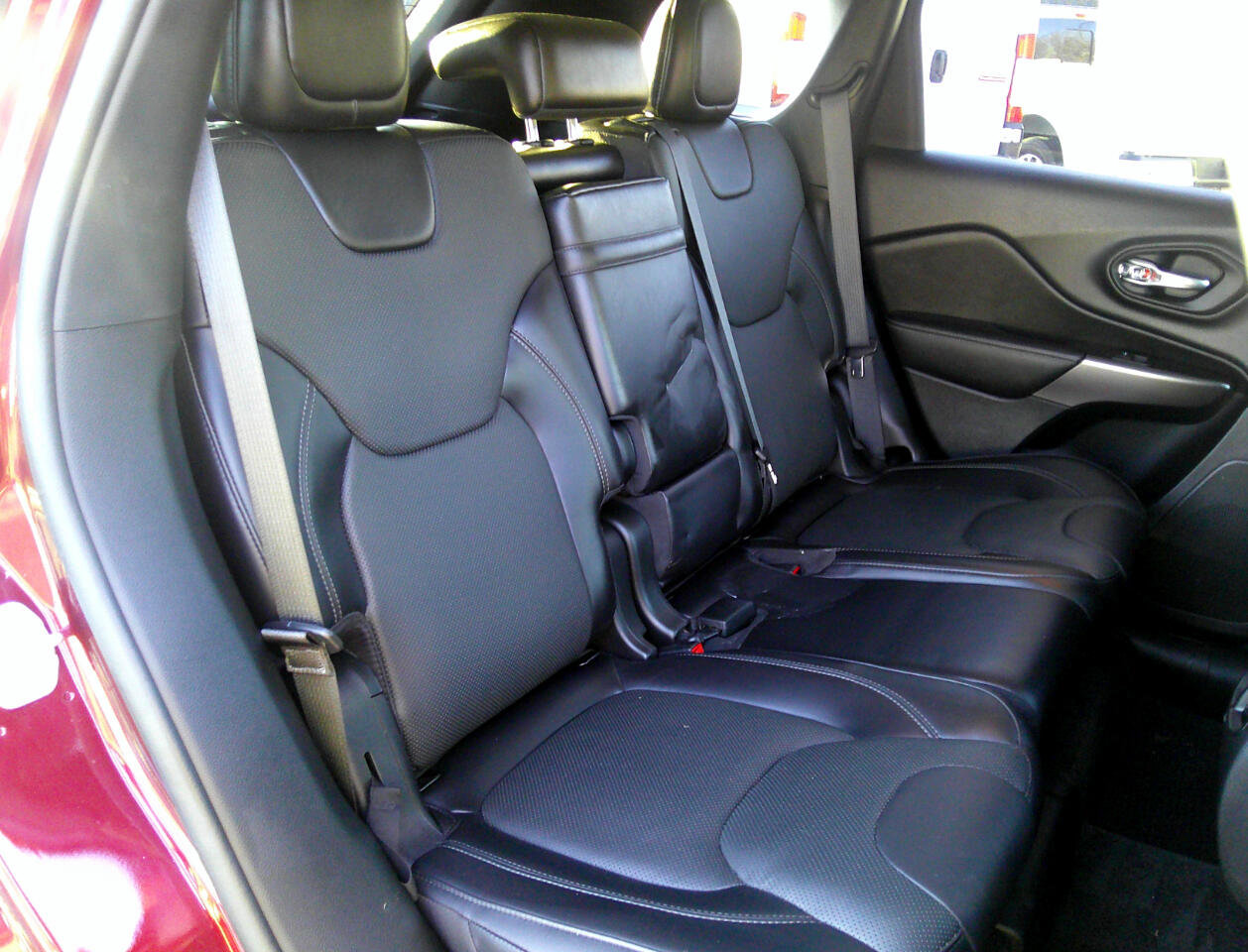 Used 2019 Jeep Cherokee Overland w/ Trailer Tow Group image 47