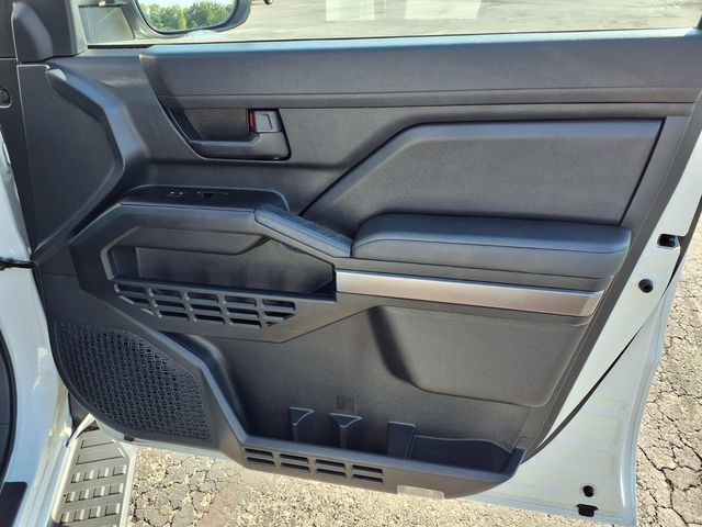 Used 2025 Toyota 4Runner SR5 AWD/4WD image 46