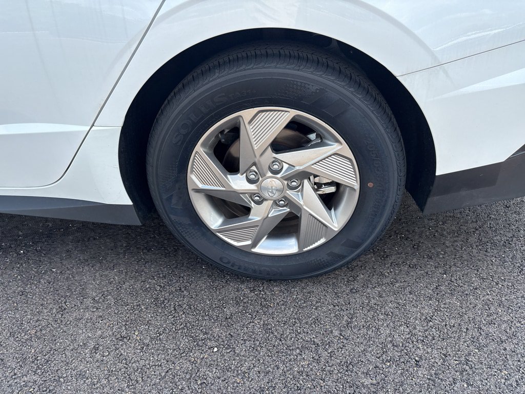 Used 2025 Hyundai Sonata SE FWD image 11