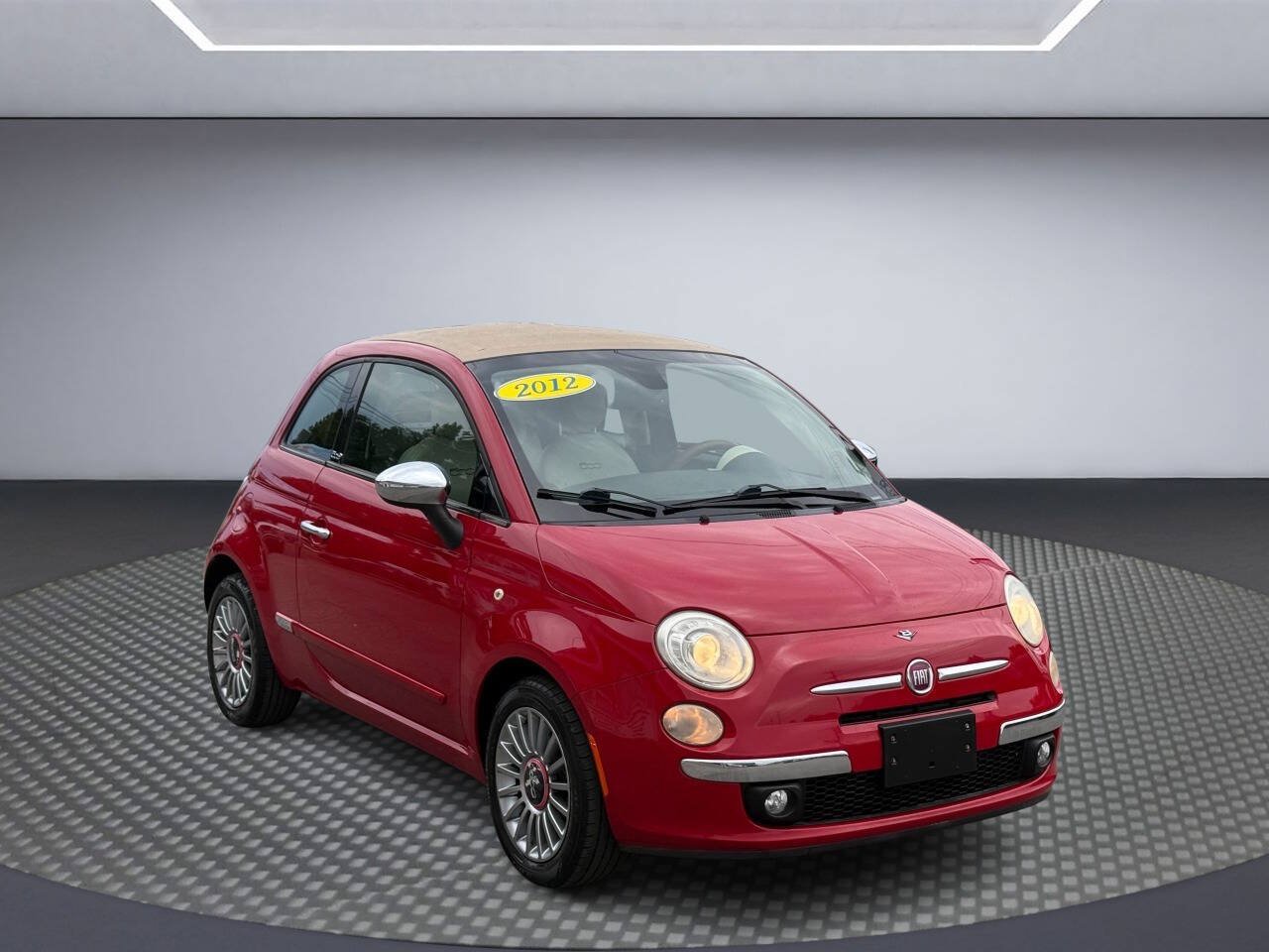 Used 2012 FIAT 500 Lounge w/ Luxury Leather Pkg FWD image 1