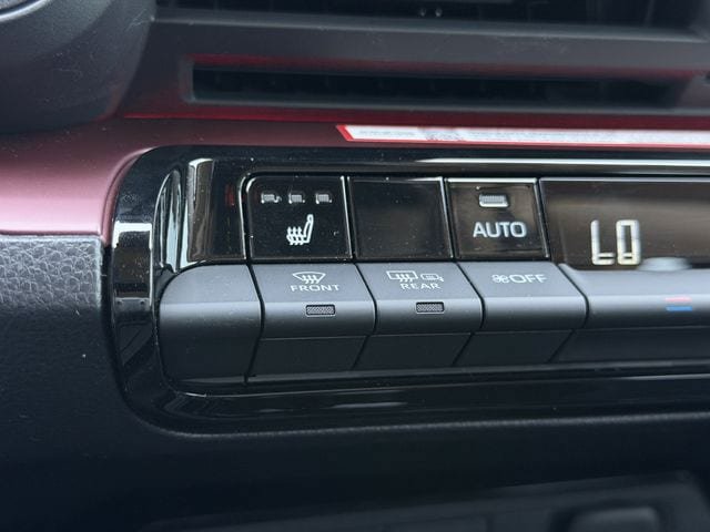 Certified 2026 Toyota Prius Plug-In Hybrid FWD image 21