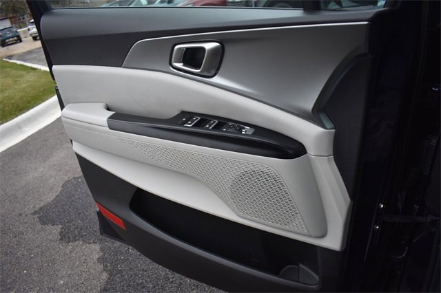 Certified 2023 Kia Carnival LX image 30