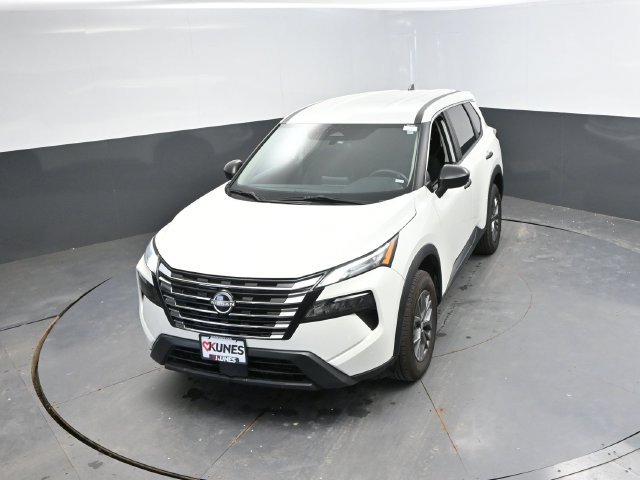 Used 2024 Nissan Rogue S FWD image 36