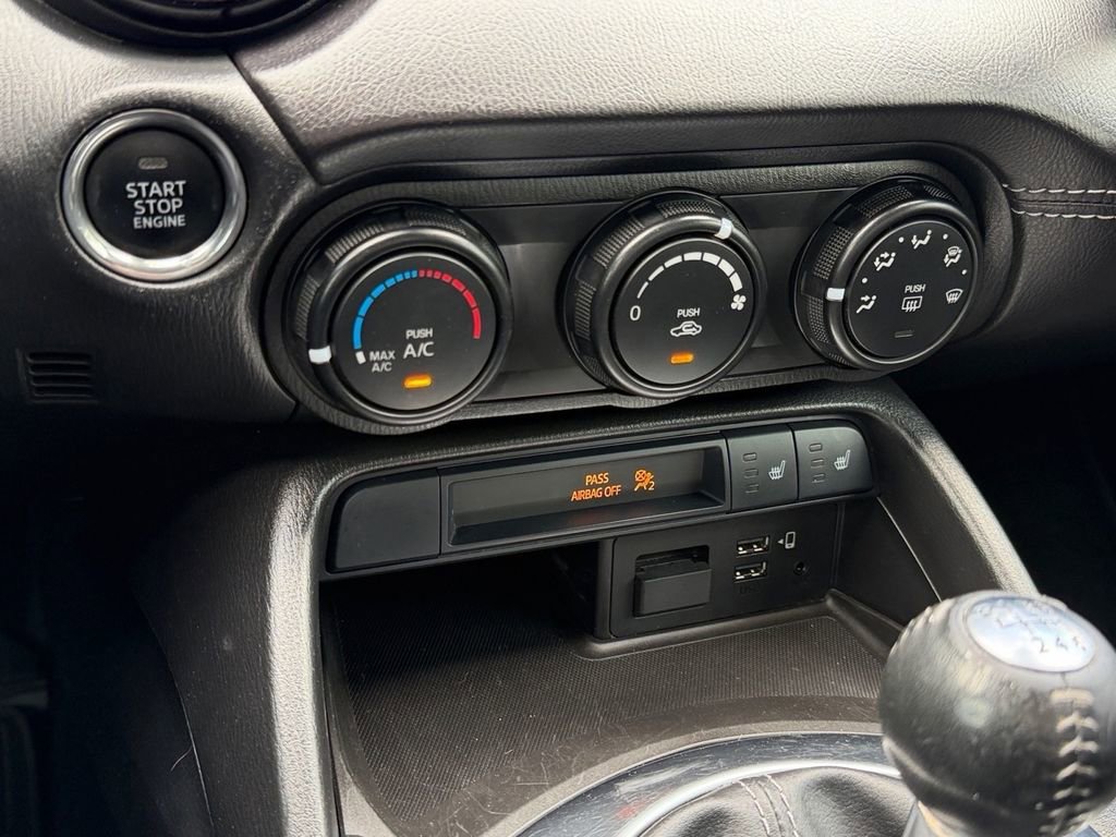 Used 2021 MAZDA MX-5 Miata Club image 20
