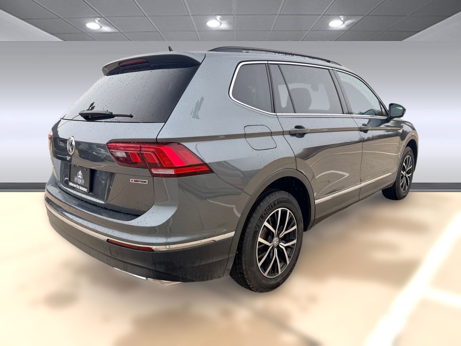 Used 2021 Volkswagen Tiguan SE image 8