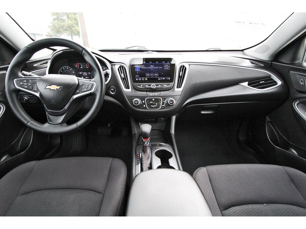 Used 2024 Chevrolet Malibu RS FWD image 9