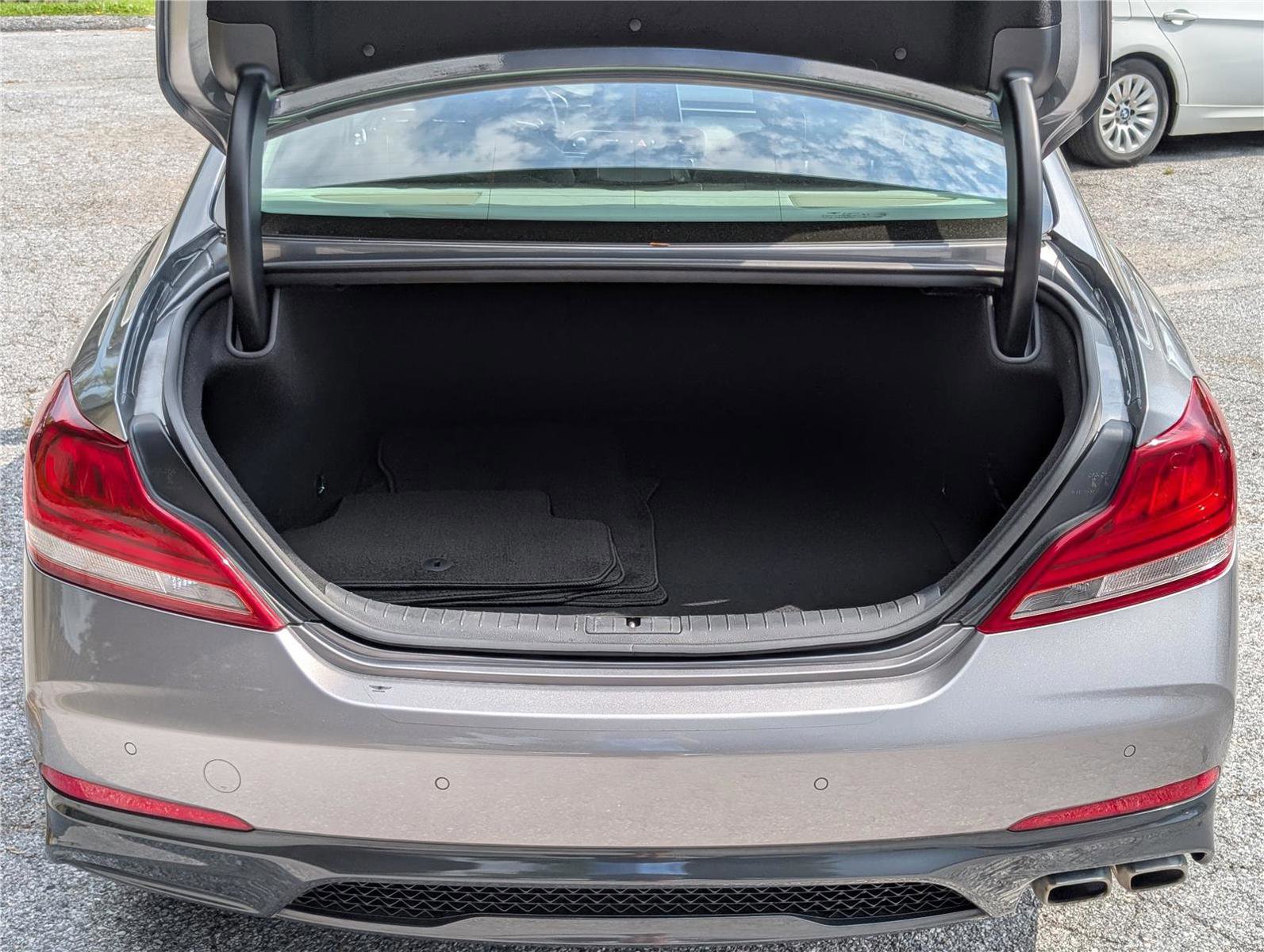 Used 2021 Genesis G70 2.0T w/ Prestige Package AWD/4WD image 14