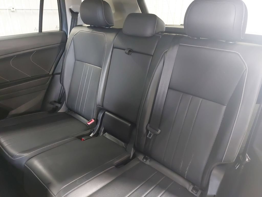 Used 2022 Volkswagen Tiguan SE AWD/4WD image 13
