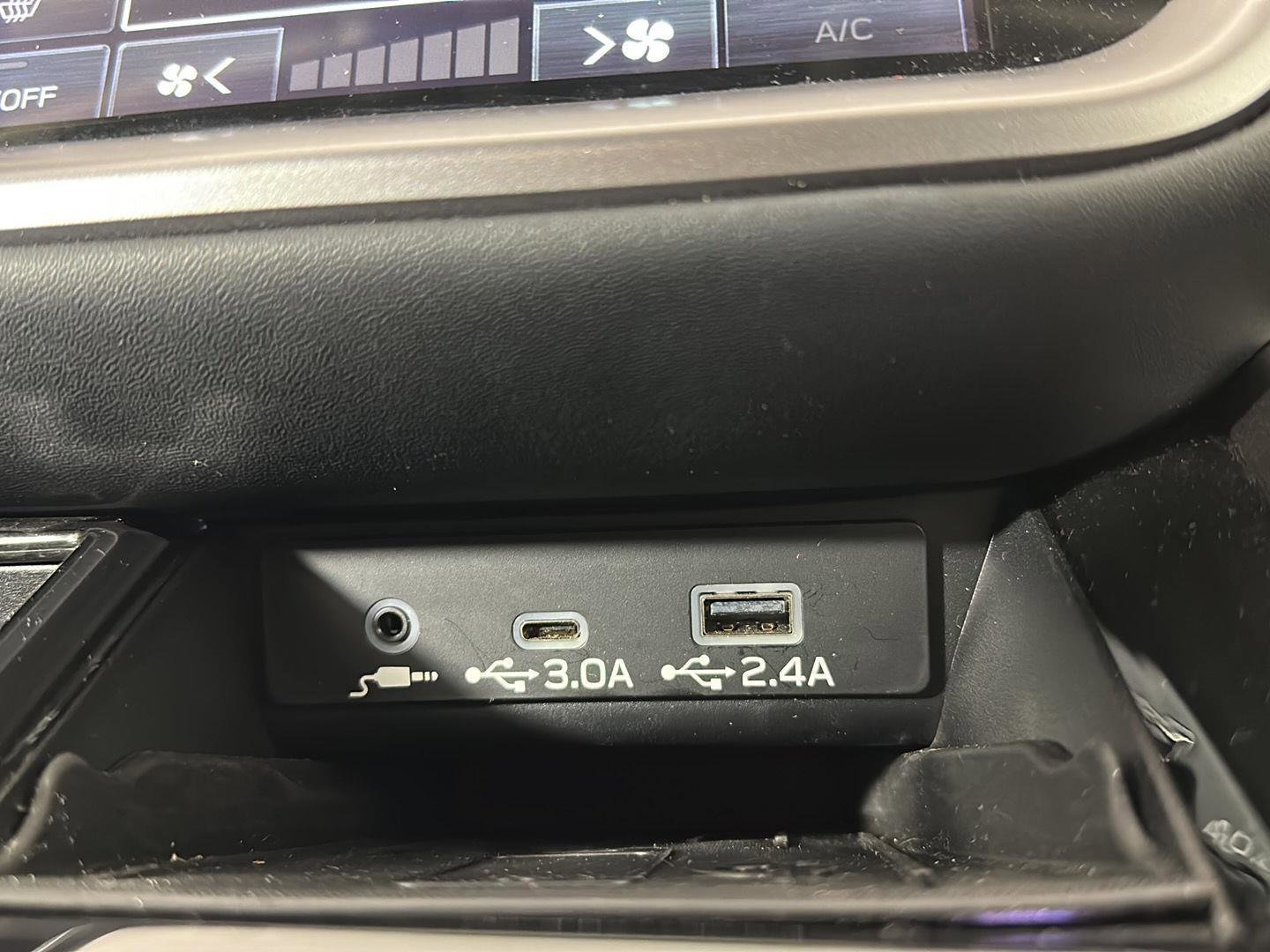 Used 2025 Subaru Outback Limited AWD/4WD image 15