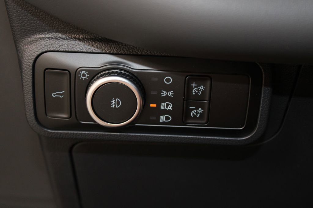 New 2026 Ford Explorer Active RWD image 42