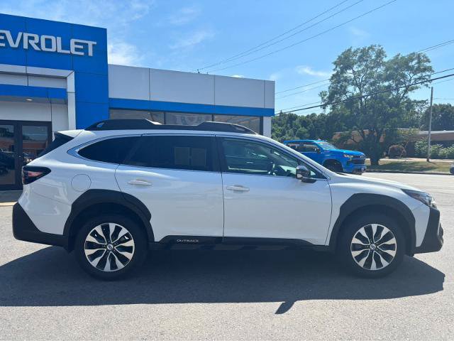 Used 2025 Subaru Outback Limited AWD/4WD image 13