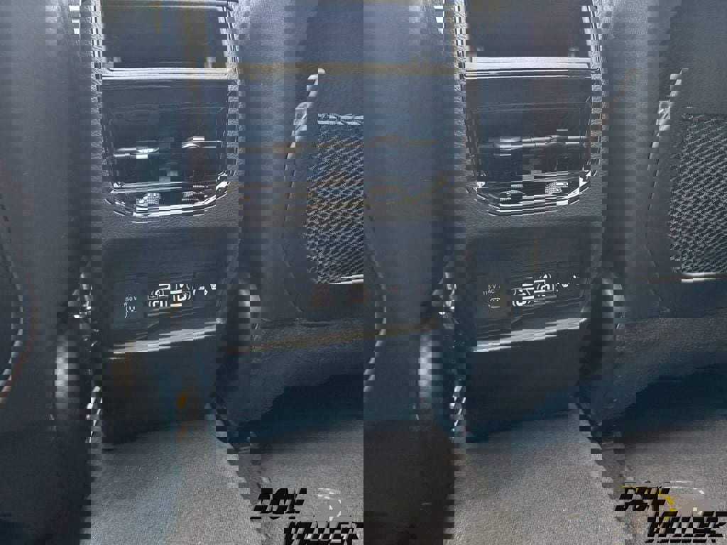 New 2025 Jeep Grand Cherokee Limited w/ Luxury Tech Group II image 28