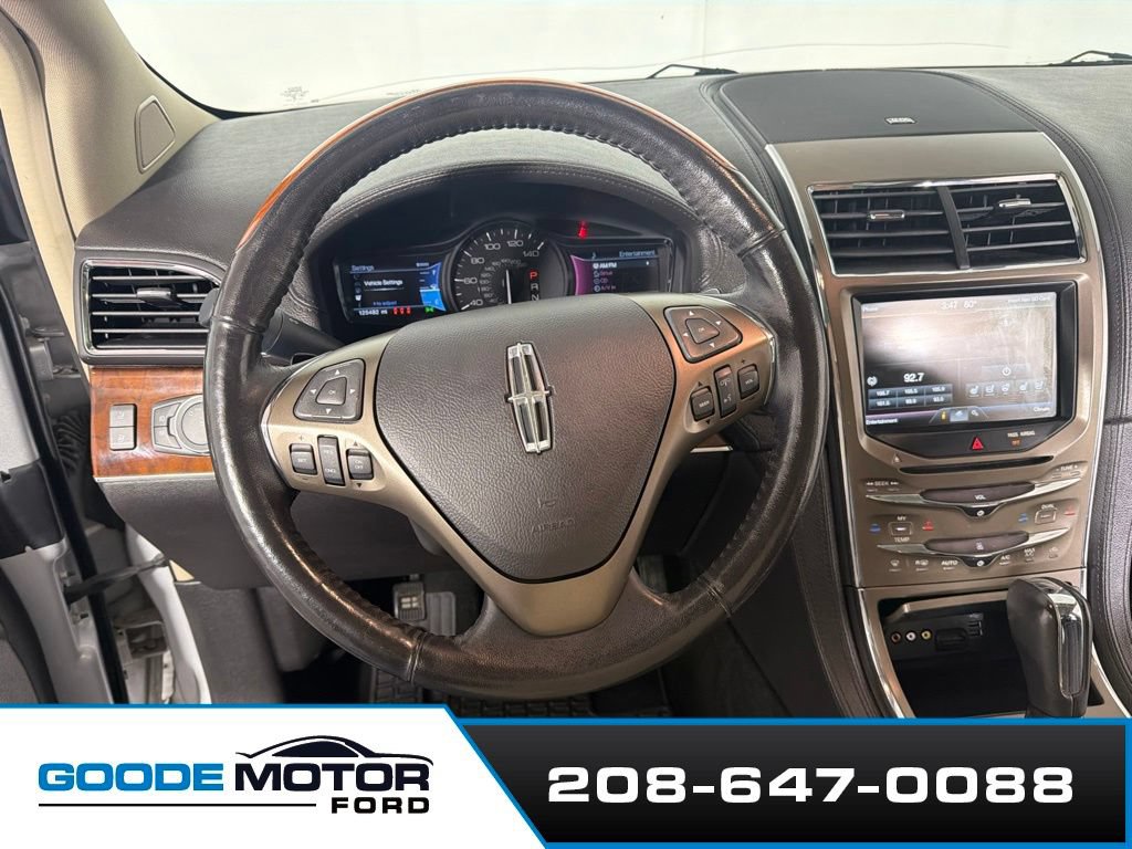 Used 2013 Lincoln MKX AWD image 12