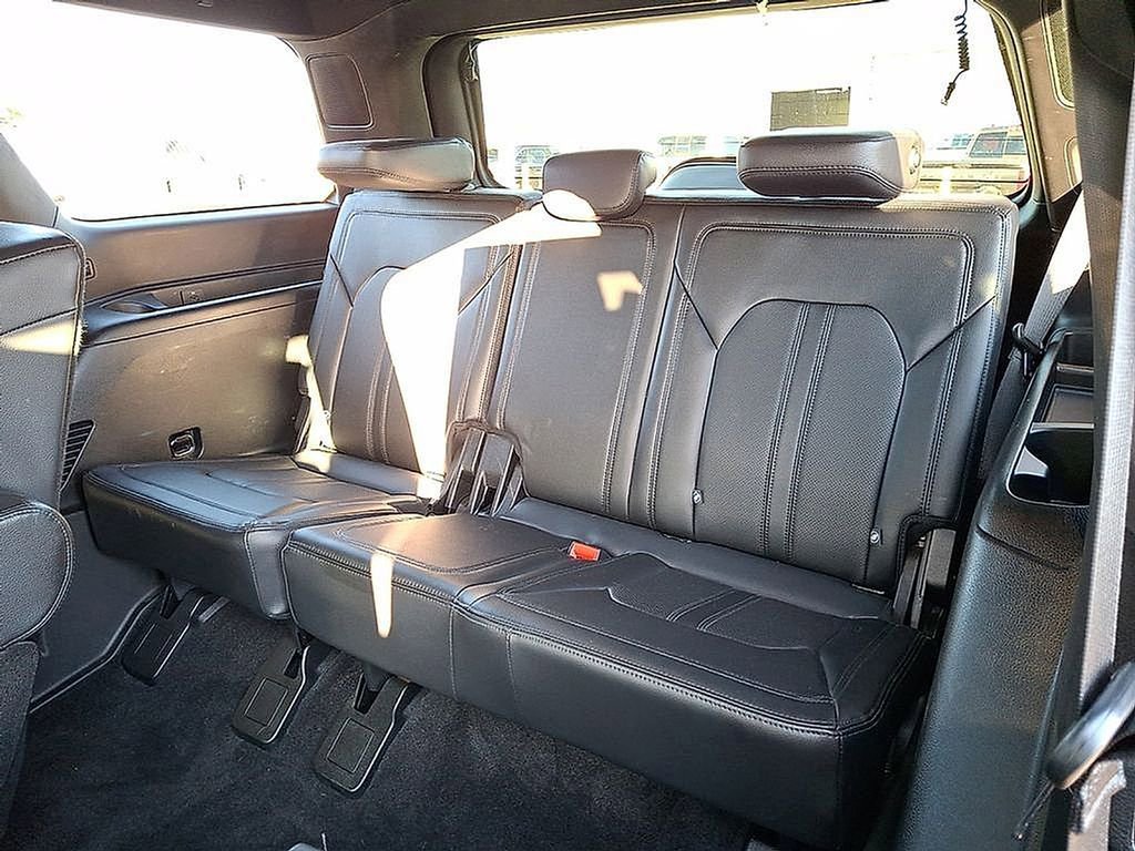 Used 2019 Ford Expedition Limited w/ Cargo Package image 15