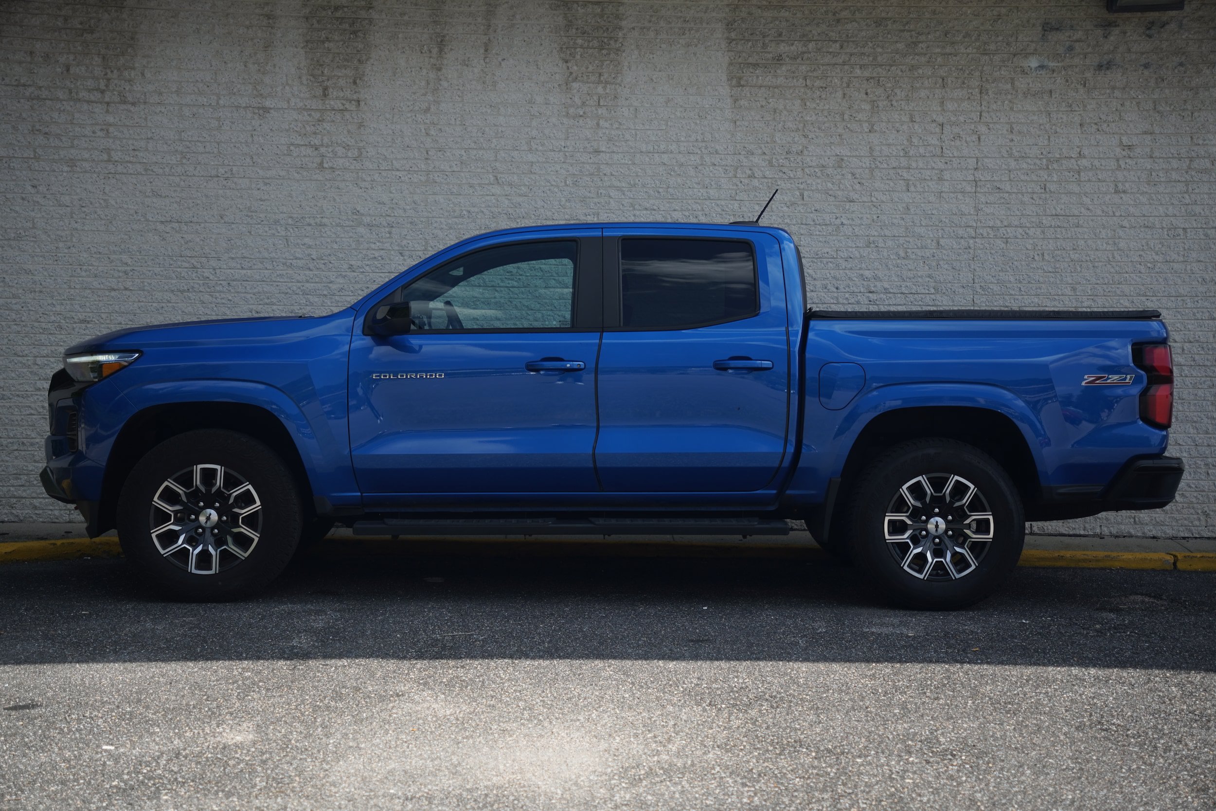Used 2023 Chevrolet Colorado Z71 w/ Z71 Convenience Package 2 AWD/4WD image 4