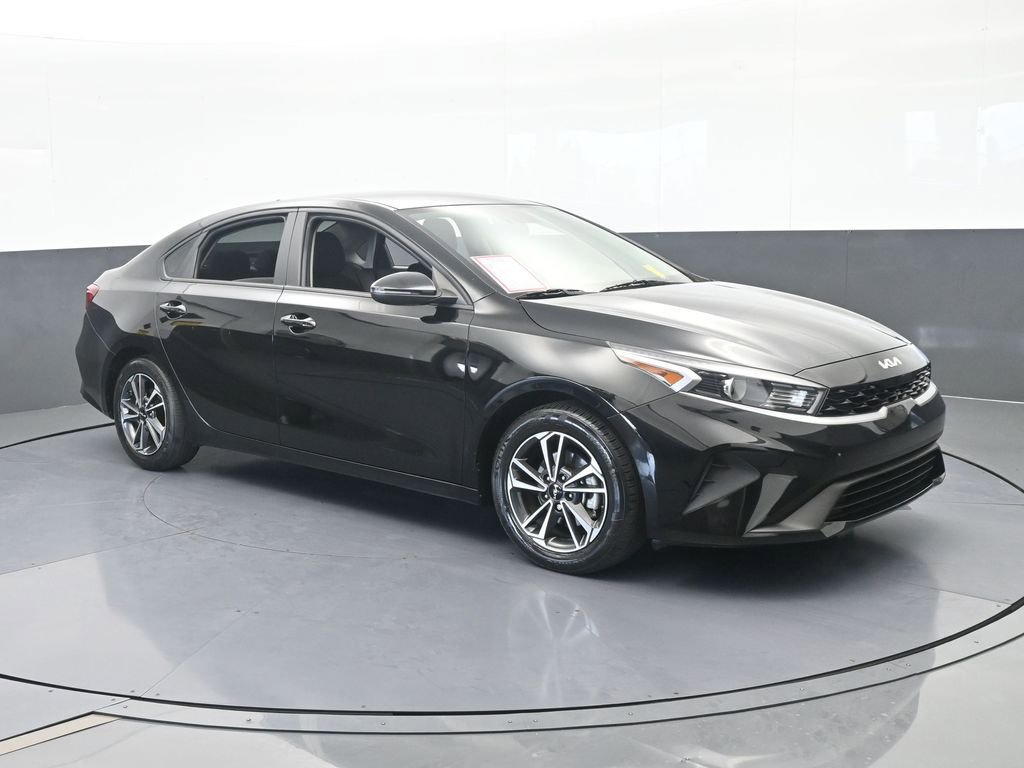 Used 2024 Kia Forte LXS w/ LXS Technology Package FWD image 8