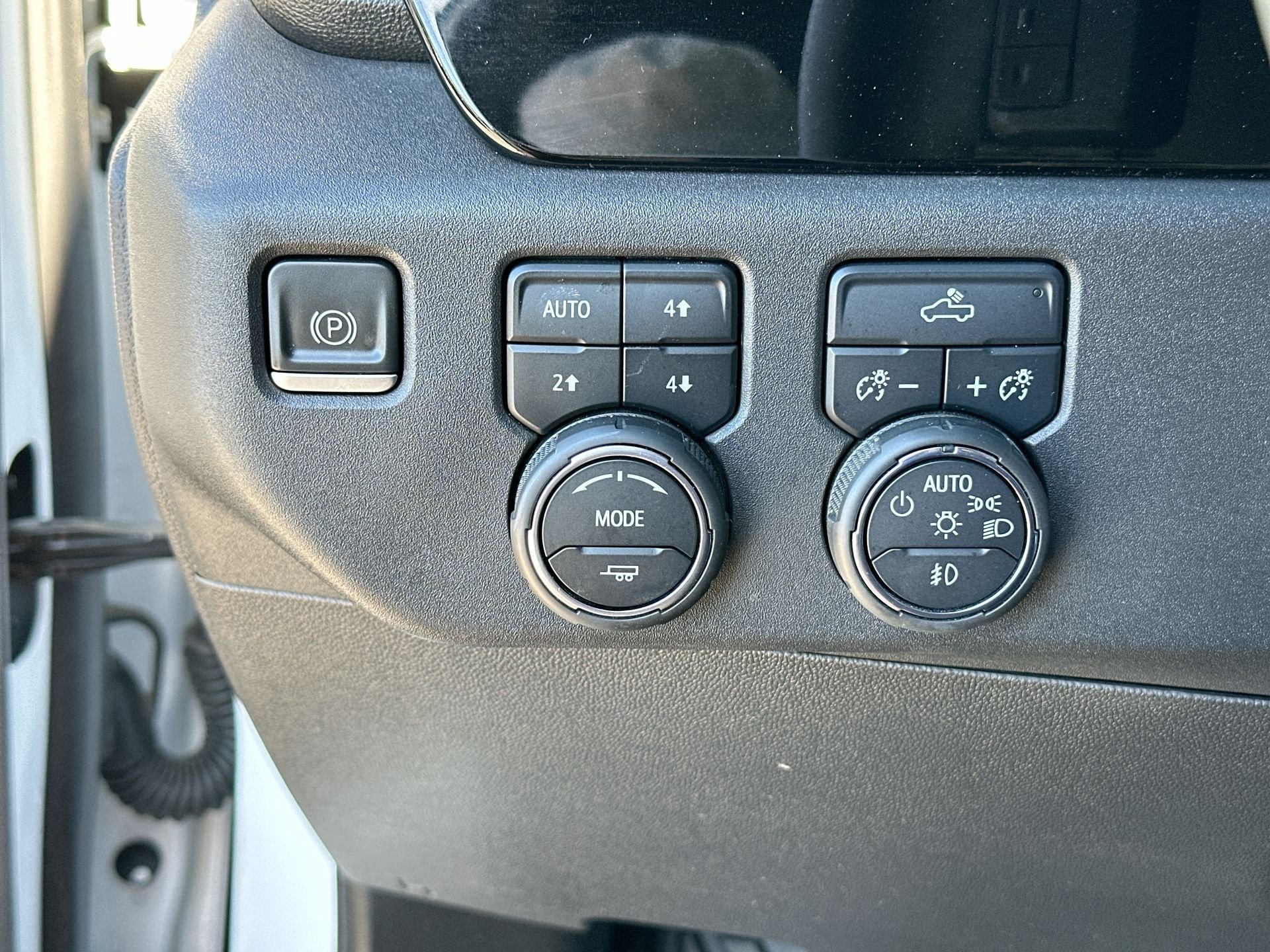 Used 2023 Chevrolet Silverado 1500 LT Trail Boss w/ Protection Package AWD/4WD image 18