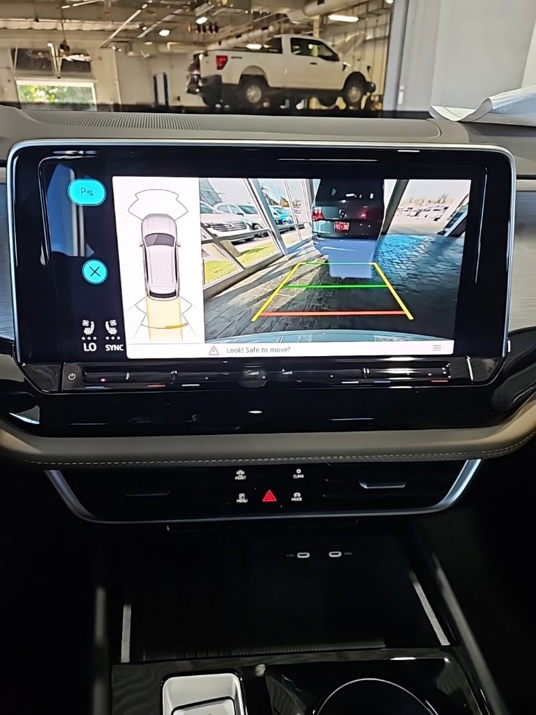 New 2026 Volkswagen Atlas Cross Sport SE image 32