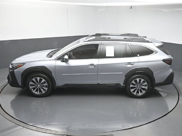 Used 2025 Subaru Outback Touring w/ Popular Package #2 AWD/4WD image 46