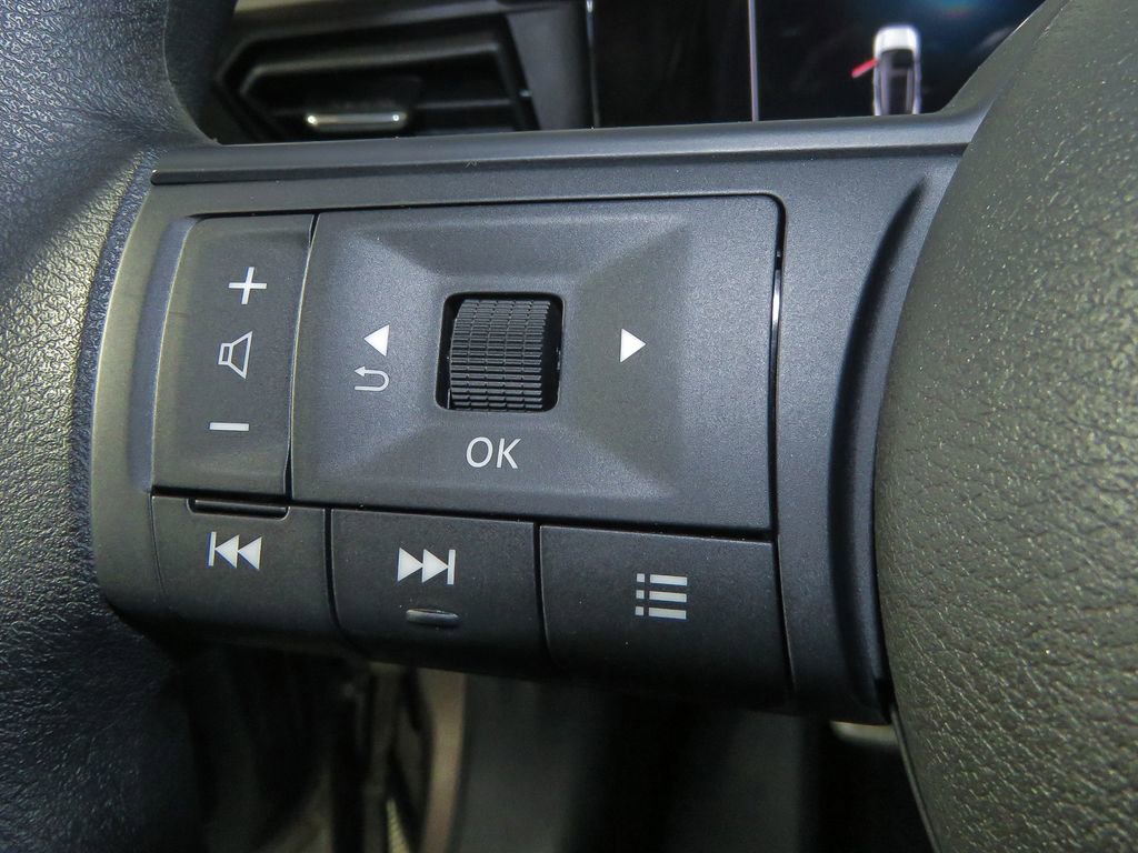 Certified 2025 Nissan Kicks SV image 21