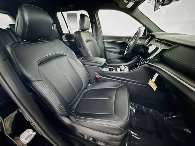 Used 2026 Jeep Grand Cherokee Limited AWD/4WD image 27