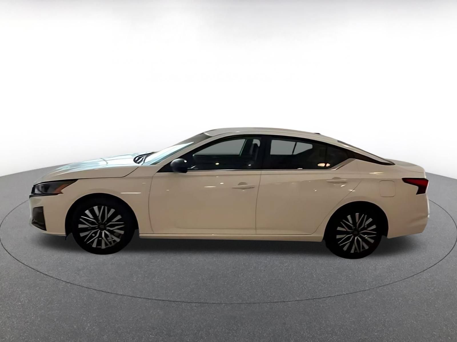 Used 2026 Nissan Altima 2.5 SV FWD image 7