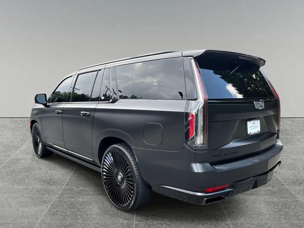 Used 2023 Cadillac Escalade ESV Sport w/ LPO, ONYX Package AWD/4WD image 3