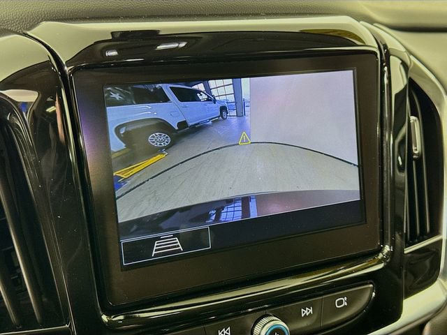 Used 2021 Chevrolet Traverse LT image 16