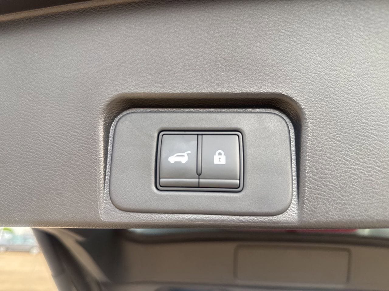 Certified 2024 Nissan Rogue SV image 33