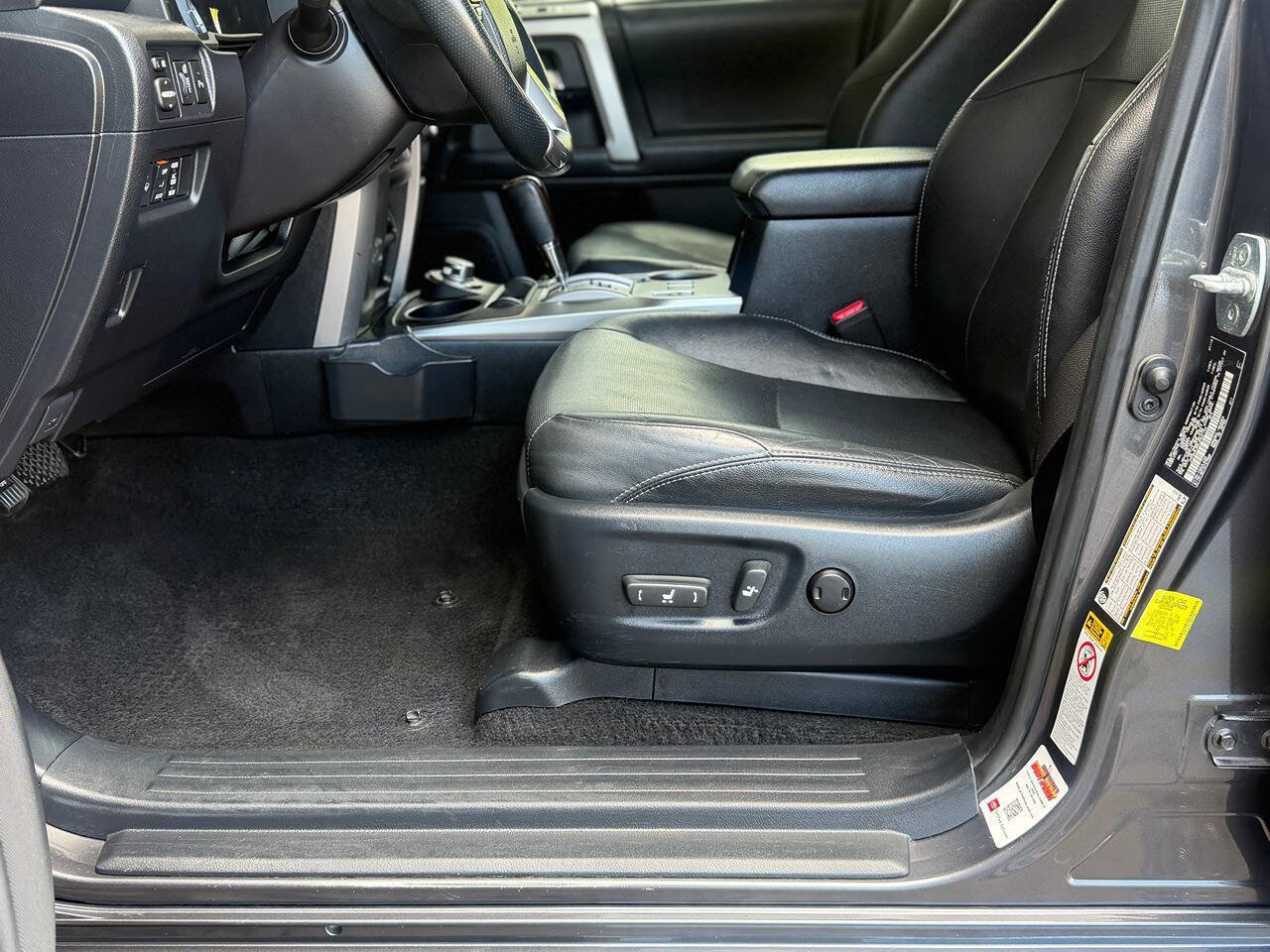 Used 2018 Toyota 4Runner Limited AWD/4WD image 4