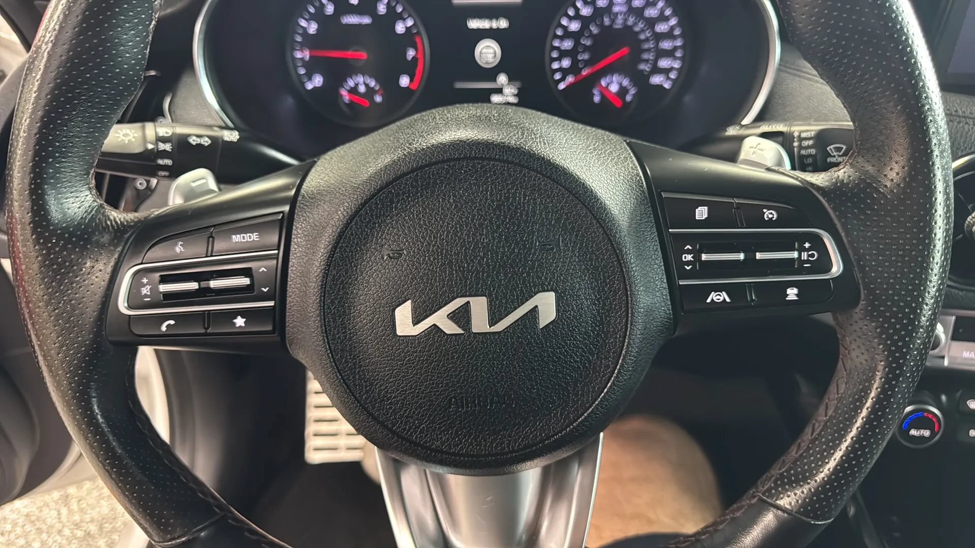 Used 2022 Kia Stinger GT-Line w/ Sun & Sound Package RWD image 17