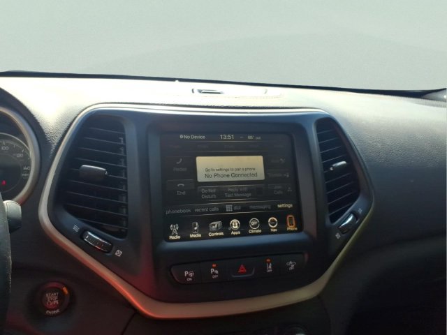 Used 2016 Jeep Cherokee Limited AWD/4WD image 23
