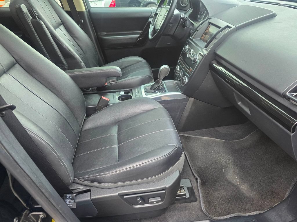 Used 2014 Land Rover LR2 HSE AWD/4WD image 16