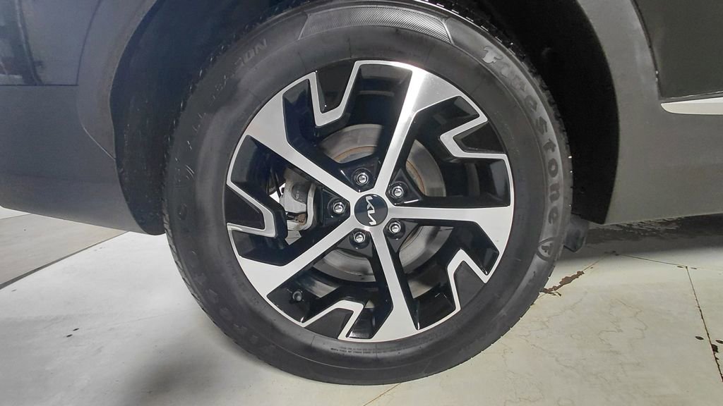 Used 2023 Kia Sportage EX AWD/4WD image 9