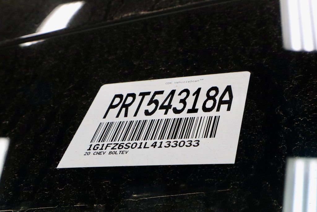 Used 2020 Chevrolet Bolt Premier w/ Infotainment Package image 33