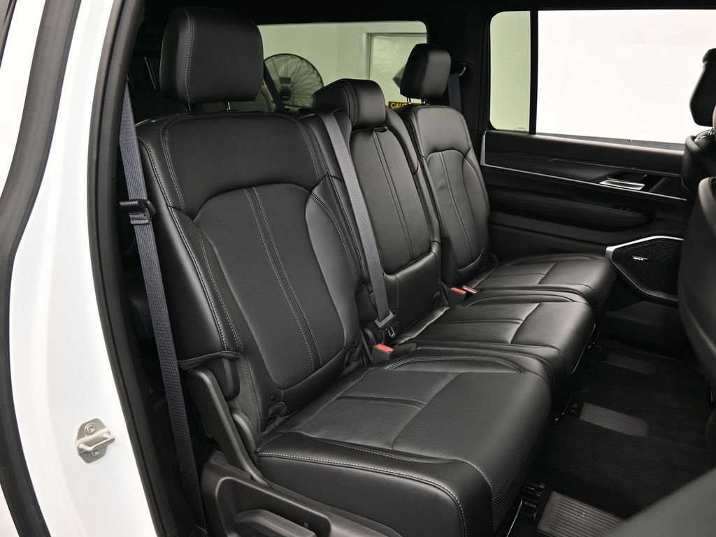 Used 2023 Jeep Wagoneer L Series III w/ Preferred Equipment Group image 47