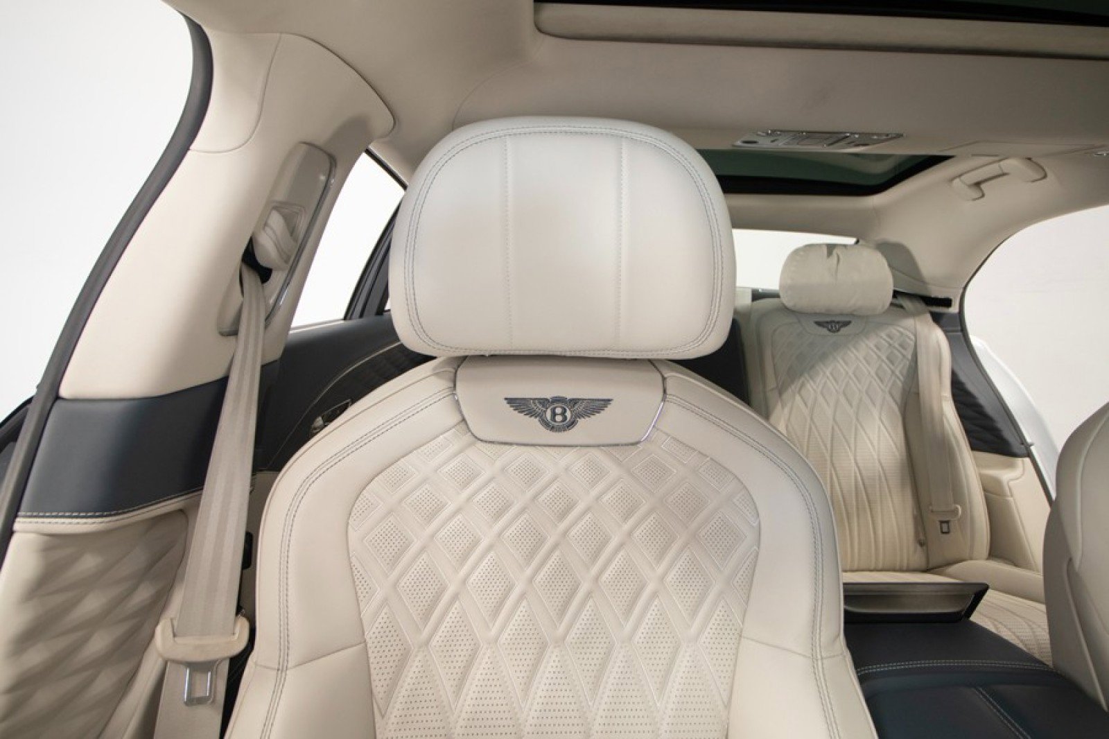 Used 2021 Bentley Flying Spur W12 image 57