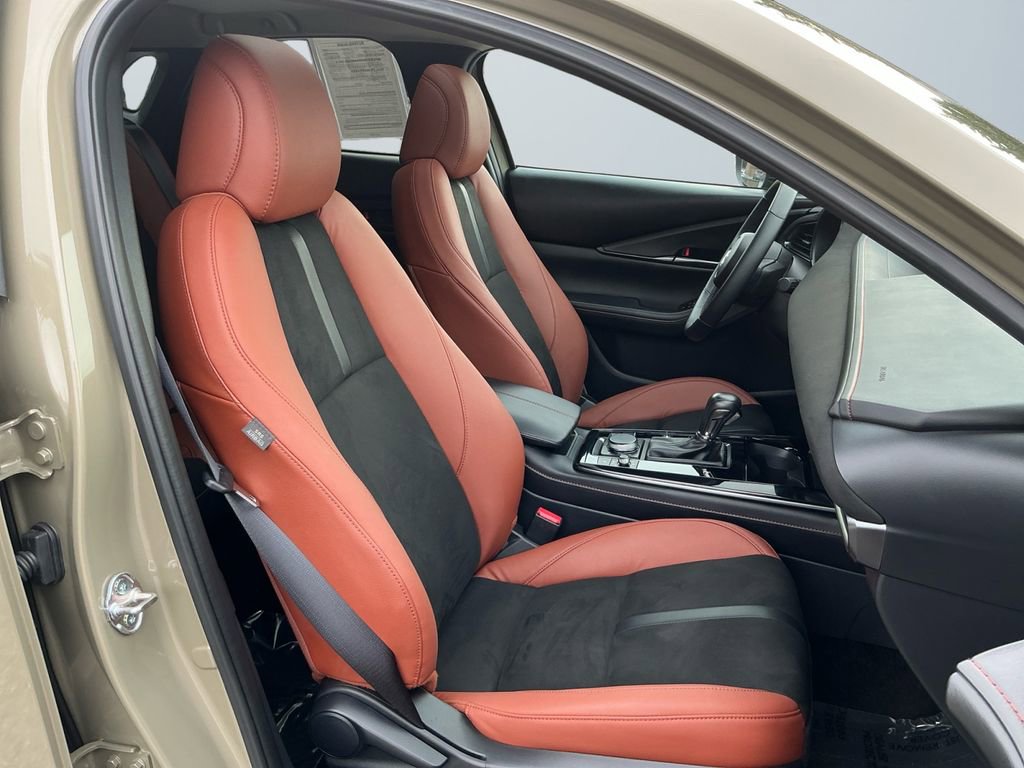 Used 2025 MAZDA CX-30 Carbon image 16