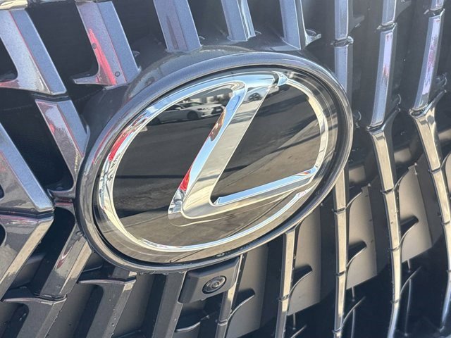 New 2025 Lexus ES 300h w/ Luxury Package image 5