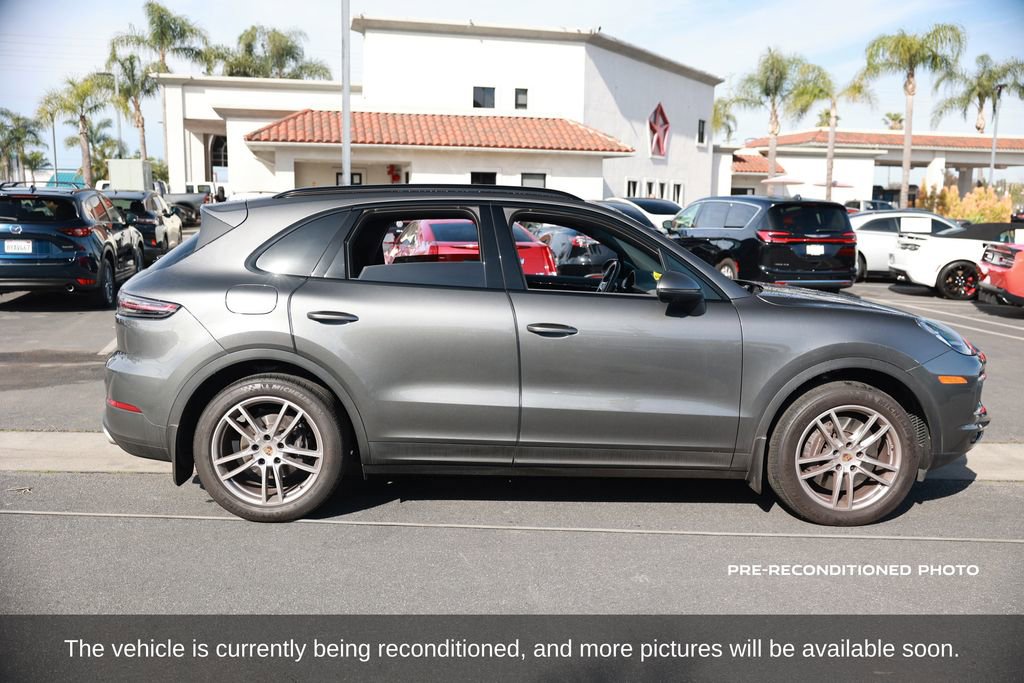 Used 2023 Porsche Cayenne Platinum Edition image 7