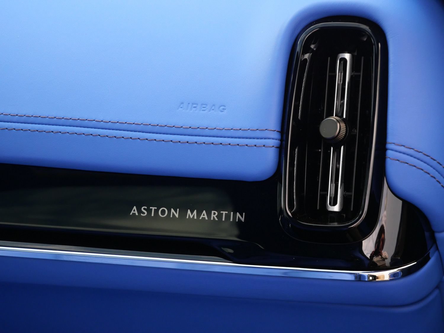 New 2026 Aston Martin DBX S AWD/4WD image 28