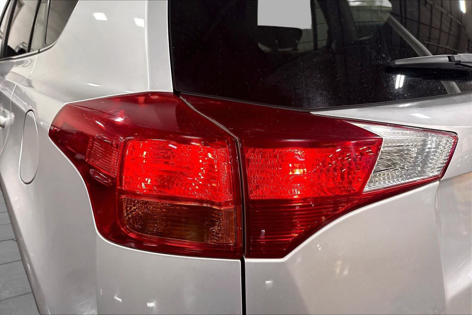 Used 2015 Toyota RAV4 XLE AWD/4WD image 29
