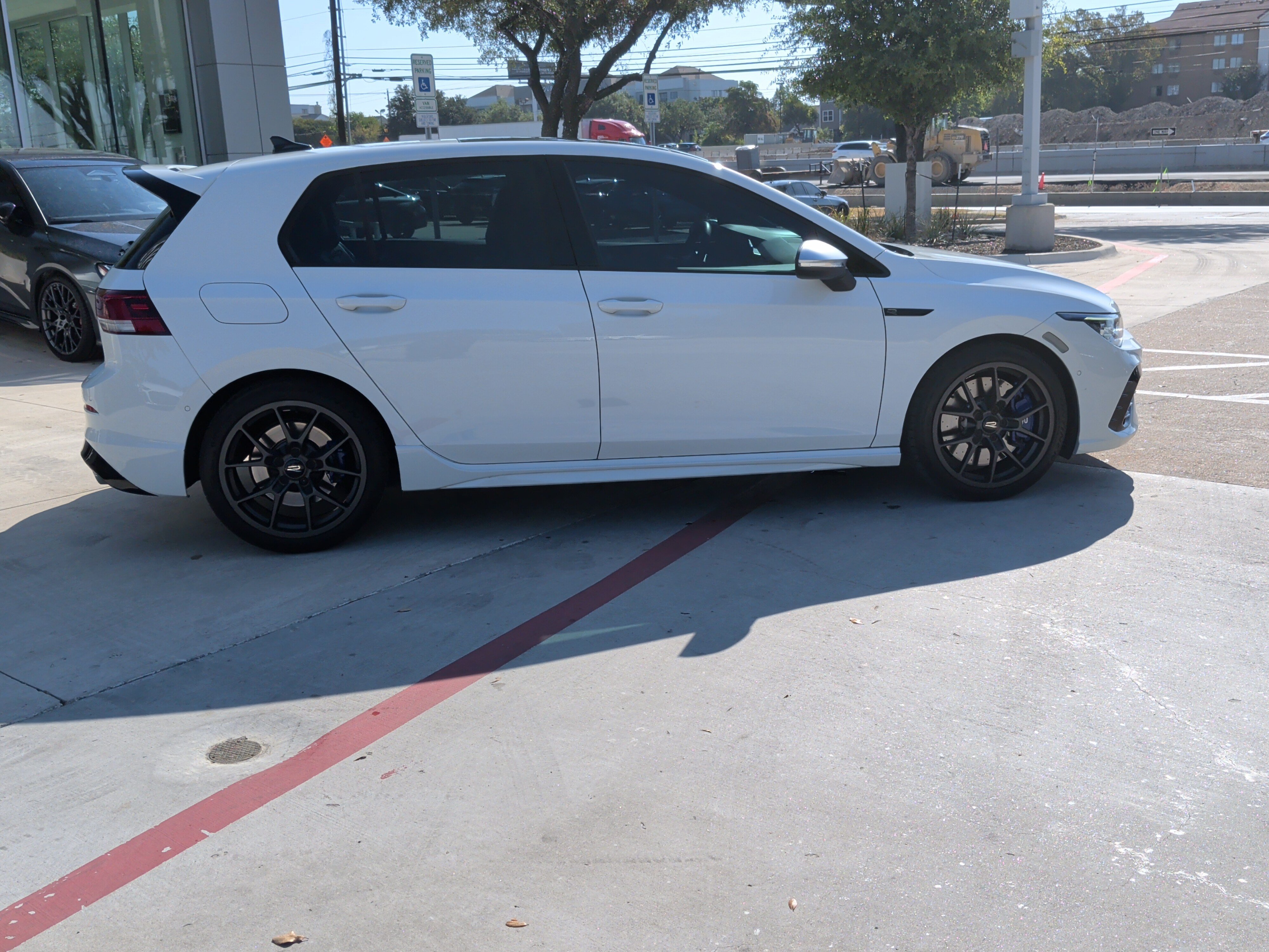Used 2024 Volkswagen Golf R AWD/4WD image 11