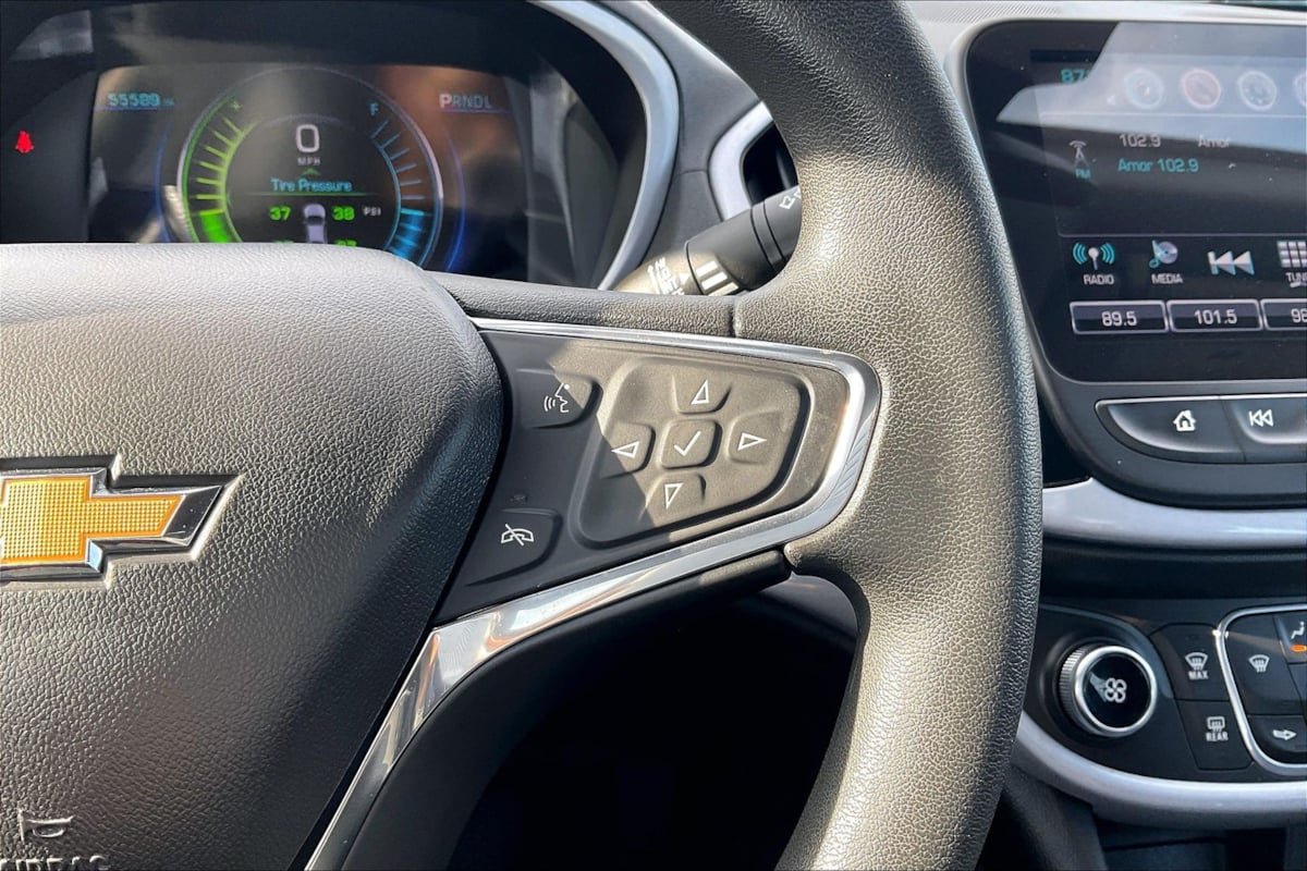 Used 2018 Chevrolet Volt LT FWD image 17