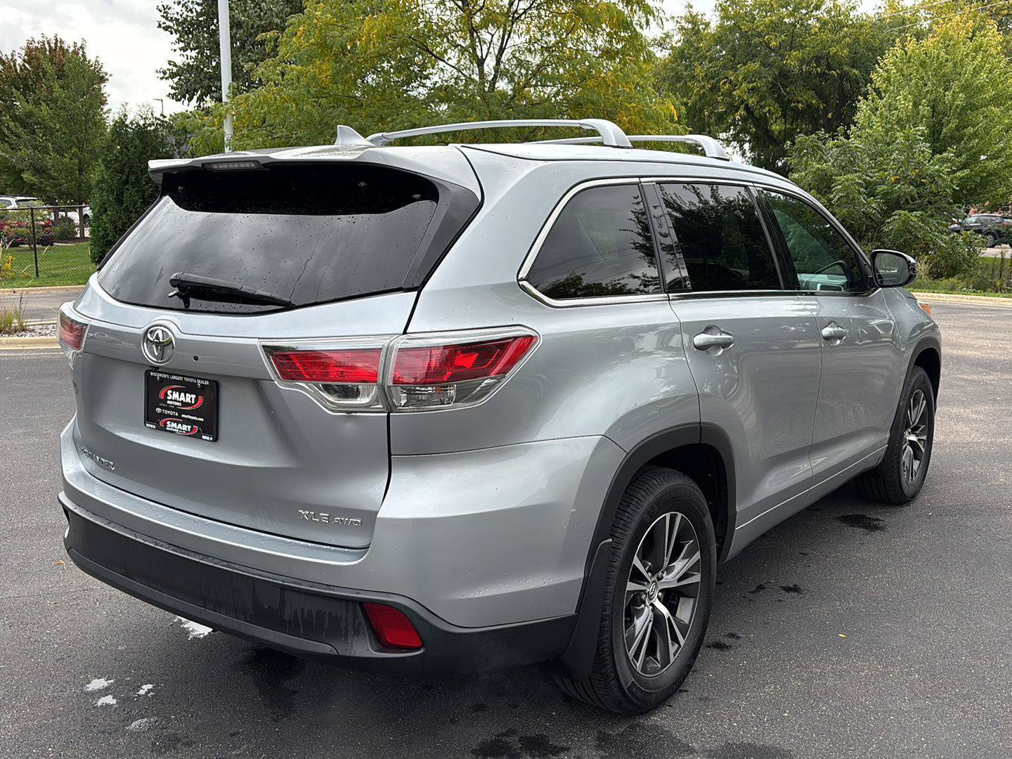 Used 2016 Toyota Highlander XLE AWD/4WD image 10