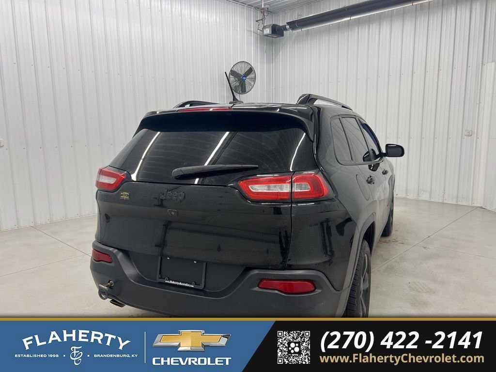 Used 2018 Jeep Cherokee Latitude w/ Altitude Package video 3
